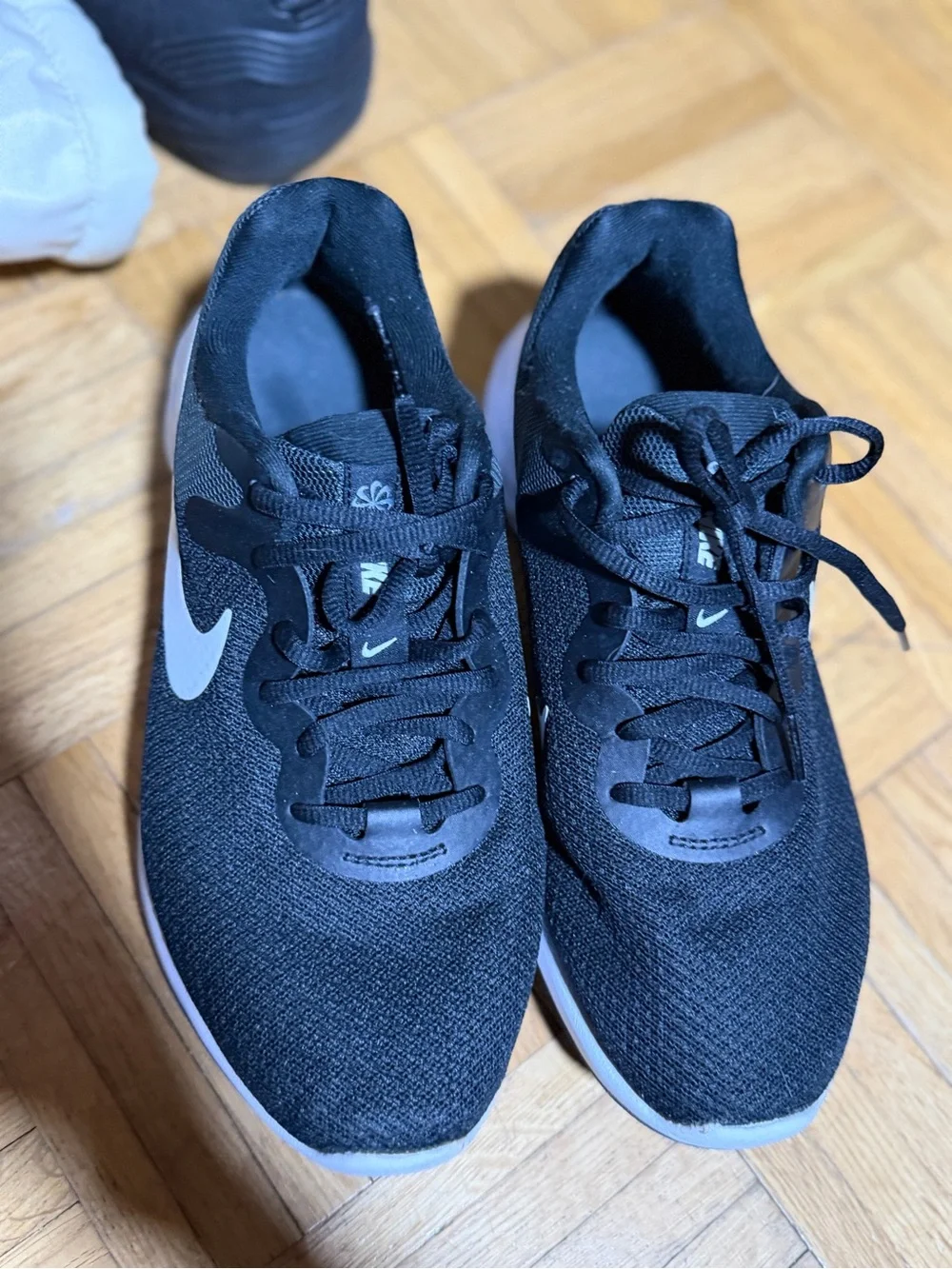 Nike Revolution 6 Black Women's Running Tennis Shoes Size 8.5